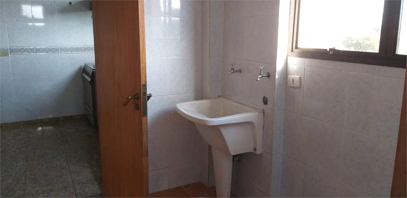 Apartamento à venda com 4 quartos, sendo 2 suítes,  em Jardim Trussardi, São Paulo, SP