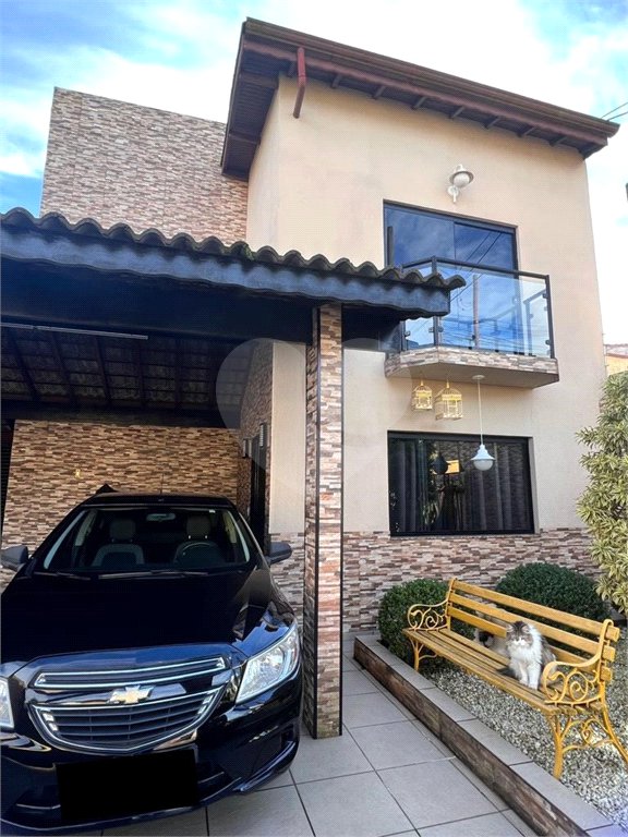 Sobrado à venda com 3 quartos, sendo 1 suíte,  em Jardim Modelo, Suzano, SP