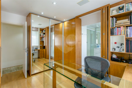 Apartamento à venda com 4 suítes em Vila Suzana, São Paulo, SP