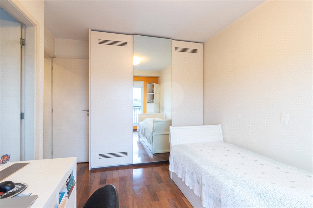 Apartamento à venda com 4 quartos, sendo 2 suítes,  em Alto de Pinheiros, São Paulo, SP
