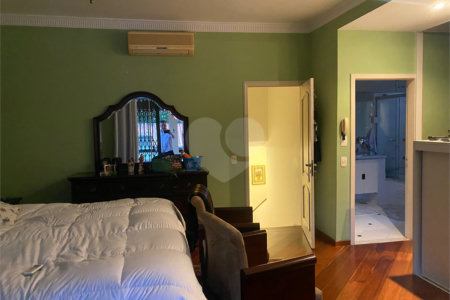Casa à venda com 4 suítes em Granja Julieta, São Paulo, SP