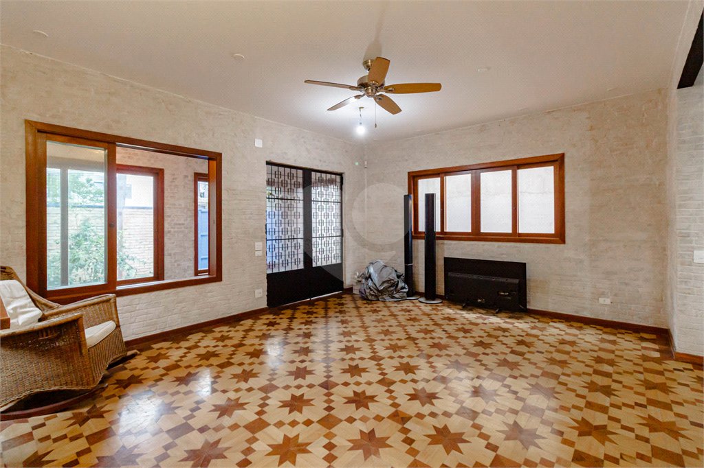 Casa à venda com 3 quartos, sendo 2 suítes, em Jardim América, São Paulo, SP