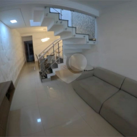 Sobrado à venda com 3 quartos, sendo 1 suíte, em Vila Lúcia, São Paulo, SP
