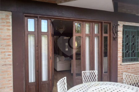 Chácara à venda com 7 quartos, sendo 3 suítes, em Saboó, São Roque, SP