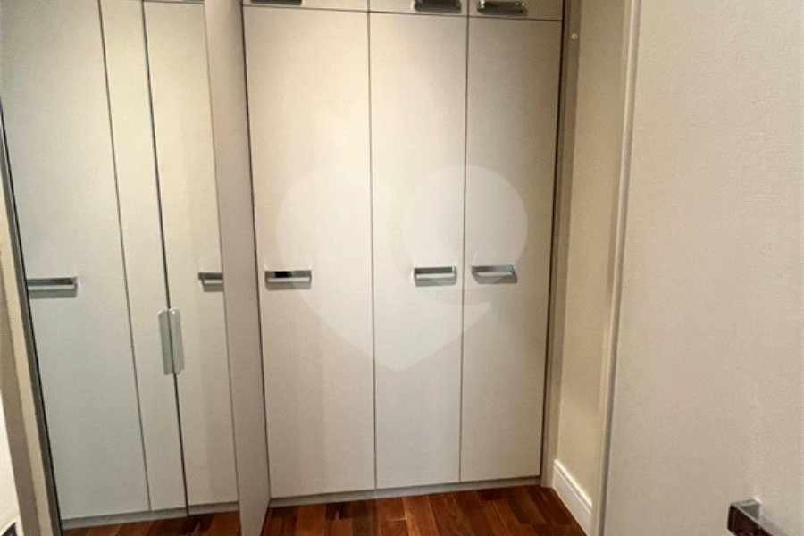Casa à venda com 5 suítes no condomínio Cantareira, Mairiporã - SP