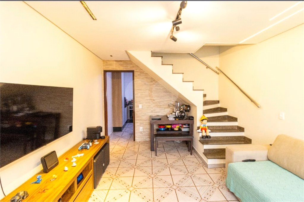 Casa à venda com 2 quartos, sendo 1 suíte, no condomínio Colina de Goiás, São Paulo - SP