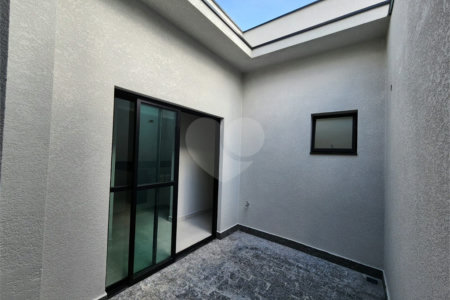 Casa à venda com 3 quartos, sendo 1 suíte, no condomínio Santinon, Sorocaba - SP