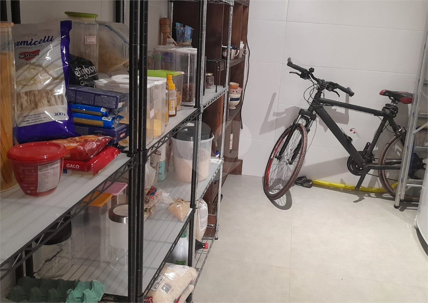 Chácara à venda com 4 suítes em Moreiras, Mairinque, SP