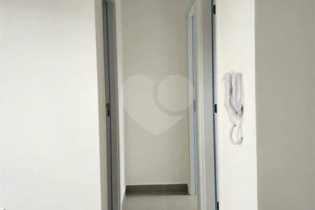 Casa à venda com 2 quartos, sendo 1 suíte, no condomínio Residencial Sanches, São Paulo - SP
