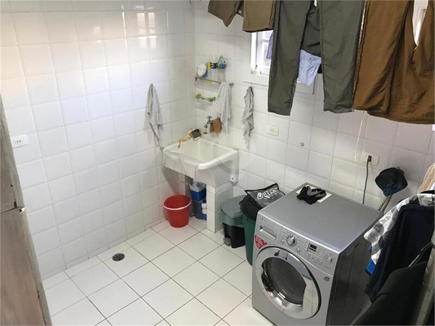 Casa de Vila à venda com 3 quartos, sendo 1 suíte,  em Cidade São Francisco, São Paulo, SP