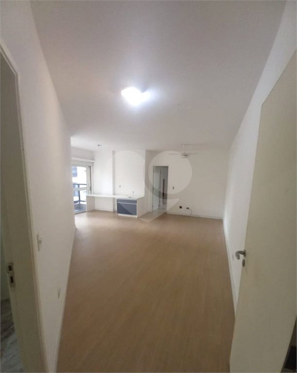 Apartamento à venda com 3 quartos, sendo 1 suíte,  em Vila Olímpia, São Paulo, SP