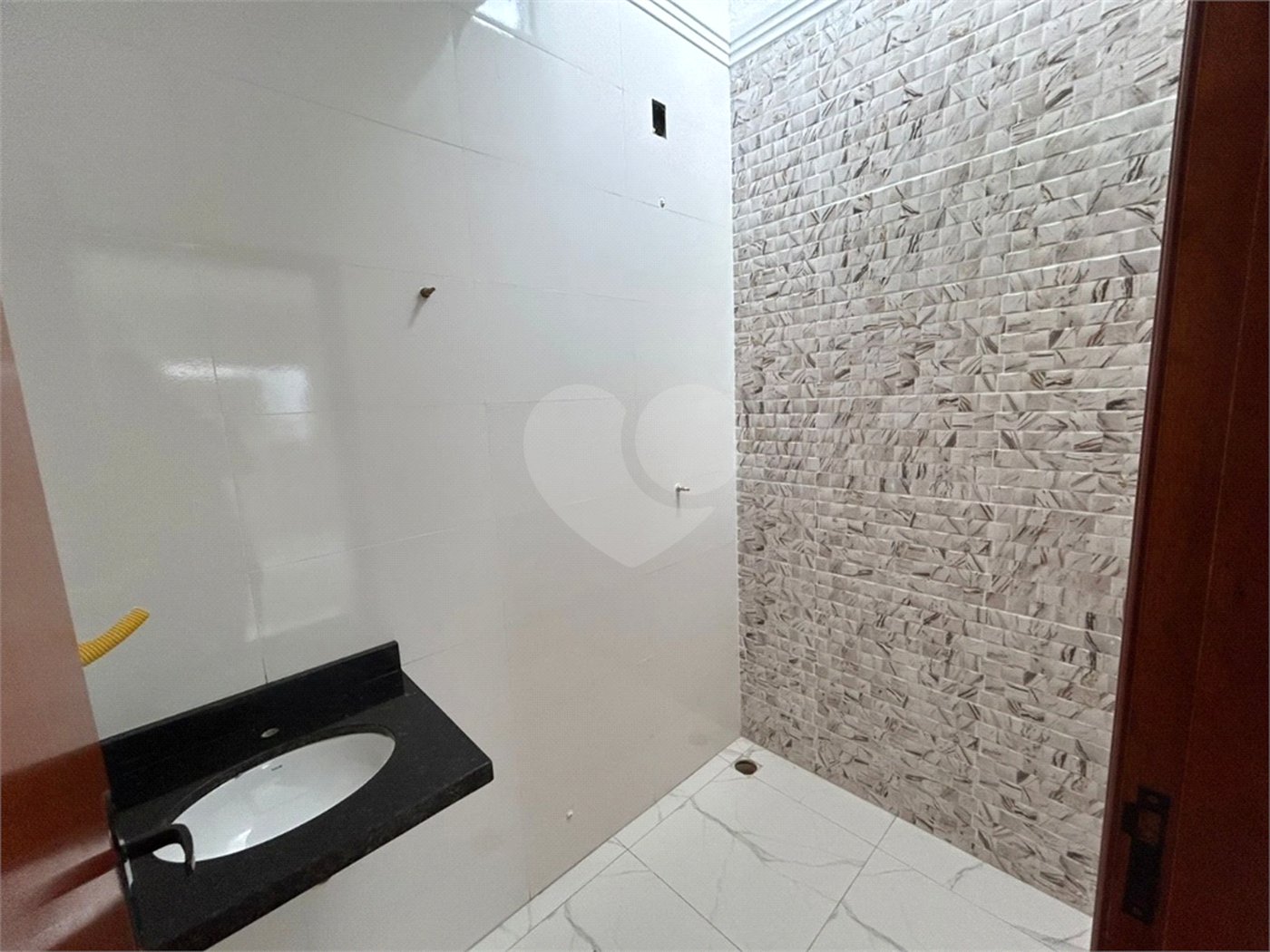 Casa de Vila à venda com 2 quartos, sendo 1 suíte, em Vila Nova Sorocaba, Sorocaba, SP