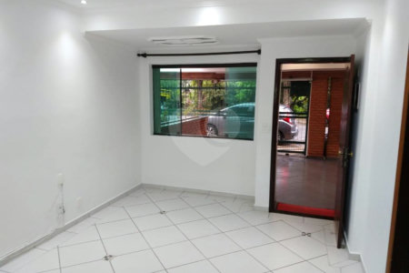 Sobrado à venda com 4 quartos, sendo 1 suíte,  em Vila Curuçá, Santo André, SP