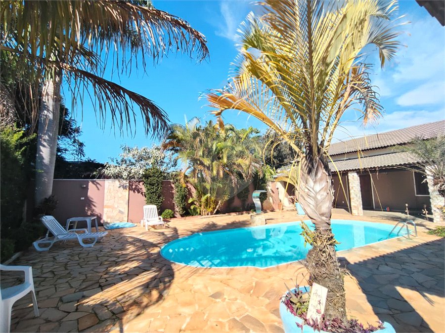 Casa Térrea à venda com 4 quartos, sendo 1 suíte, em Vila Mazzei, Itapetininga, SP