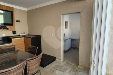 Casa à venda com 5 quartos, sendo 4 suítes, no condomínio Residencial Vilazul, Sorocaba - SP