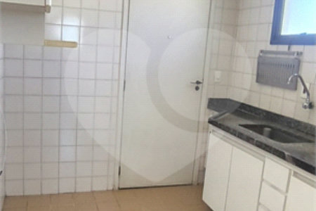 Apartamento à venda com 3 quartos, sendo 1 suíte, em Pinheiros, São Paulo, SP