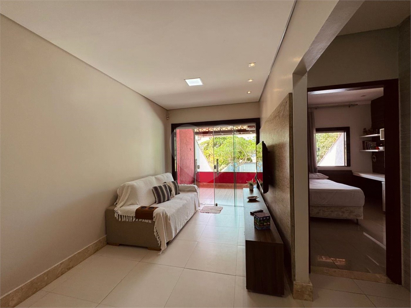 Apartamento para alugar com 1 suíte em Taperapuan, Porto Seguro, BA