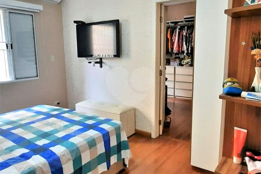 Casa à venda com 5 quartos, sendo 4 suítes, em Santana, São Paulo, SP