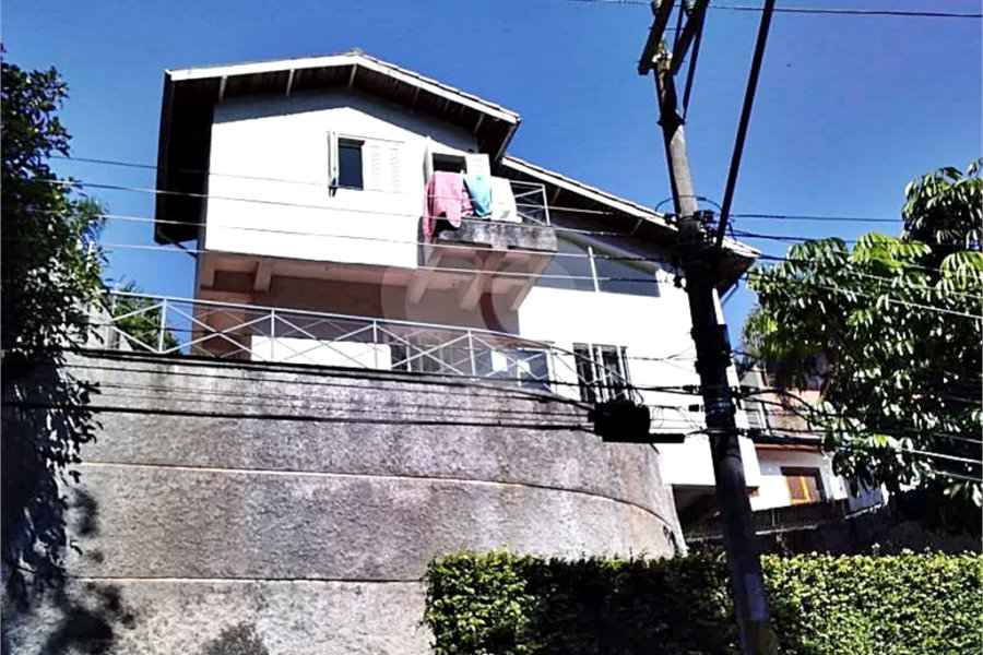 Sobrado à venda com 4 quartos, sendo 3 suítes, em Tremembé, São Paulo, SP