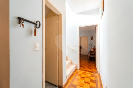 Sobrado à venda com 3 quartos, sendo 1 suíte, em Moema, São Paulo, SP