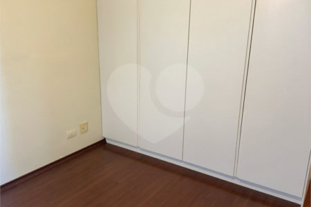 Apartamento à venda com 3 quartos, sendo 1 suíte,  em Jardim Paulistano, São Paulo, SP