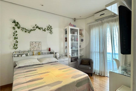 Apartamento à venda com 4 suítes em Vila Suzana, São Paulo, SP