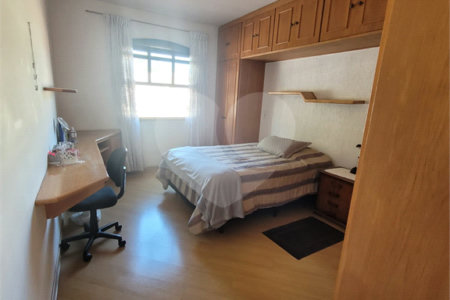 Sobrado à venda com 3 quartos, sendo 1 suíte, em Jardim da Glória, Cotia, SP