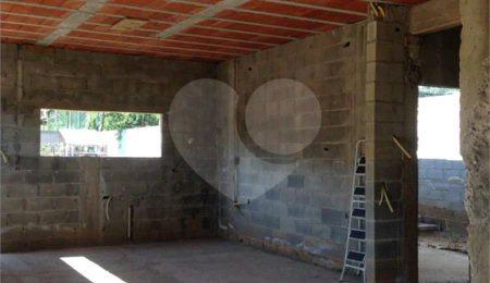 Casa à venda com 4 quartos, sendo 2 suítes,  no condomínio Acmti - Colinas do Mosteiro, Terras de Itaici e Recanto dos Pássaros, Indaiatuba - SP