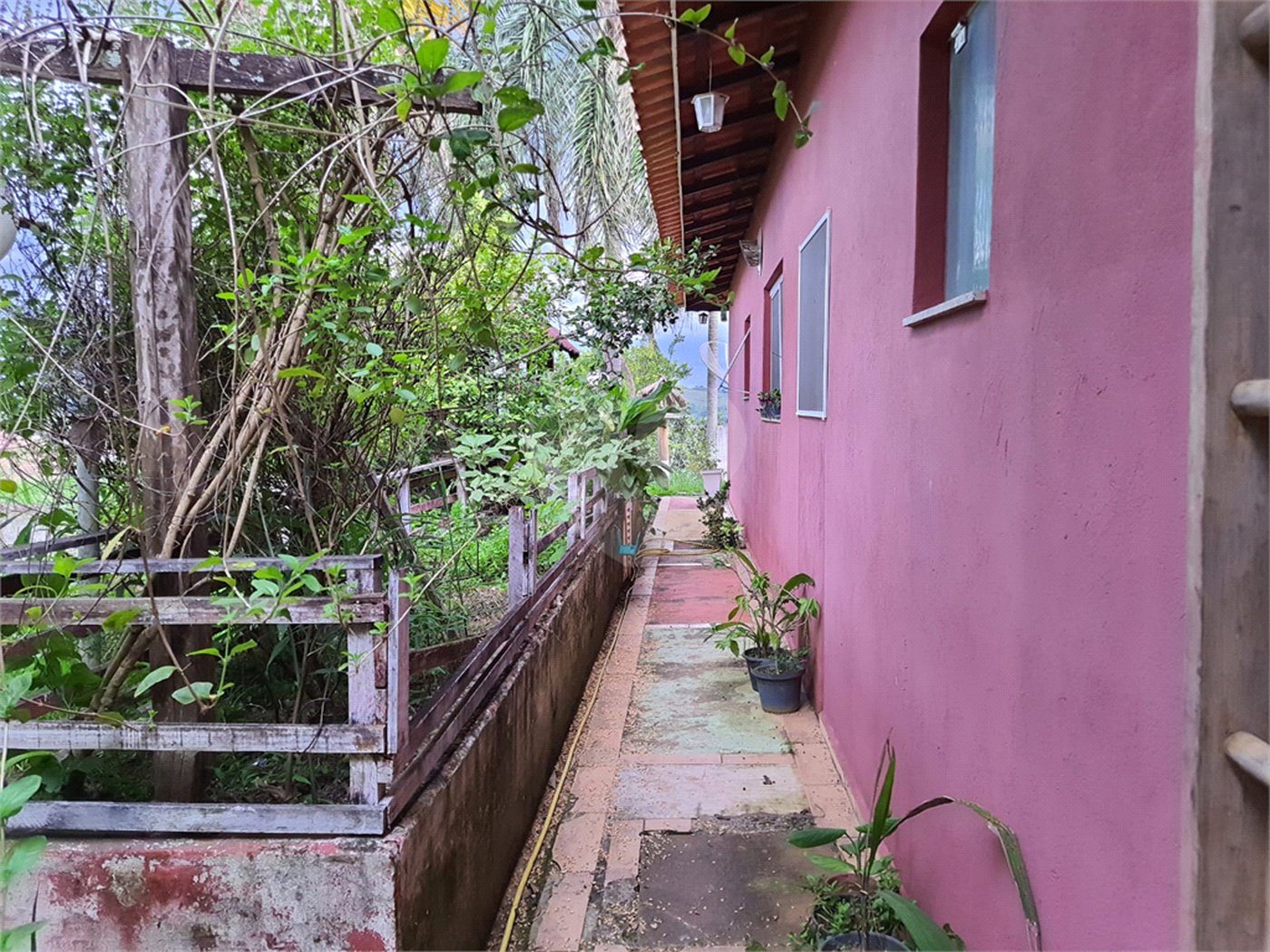 Chácara à venda com 3 quartos, sendo 2 suítes,  em Estância San Remo, Atibaia, SP