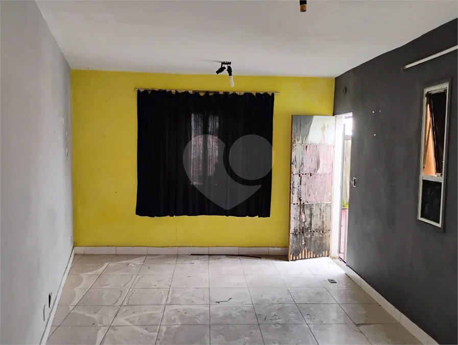 Sobrado na Vila Santa Catarina — 121 m² | Esquina Estratégica