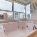 Apartamento à venda com 4 suítes em Campo Belo, São Paulo, SP