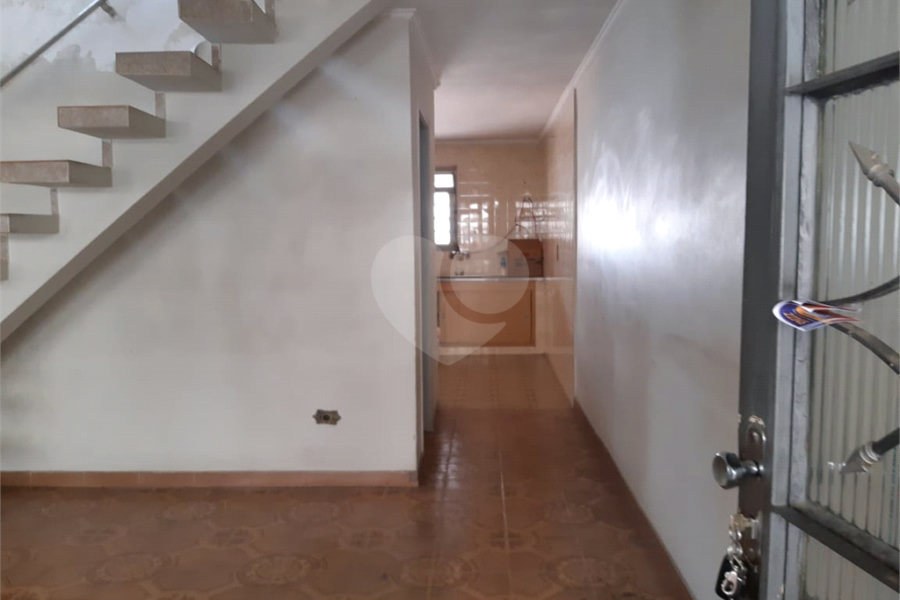 Casa à venda com 3 quartos, sendo 1 suíte, no condomínio Sem Nome, São Paulo - SP