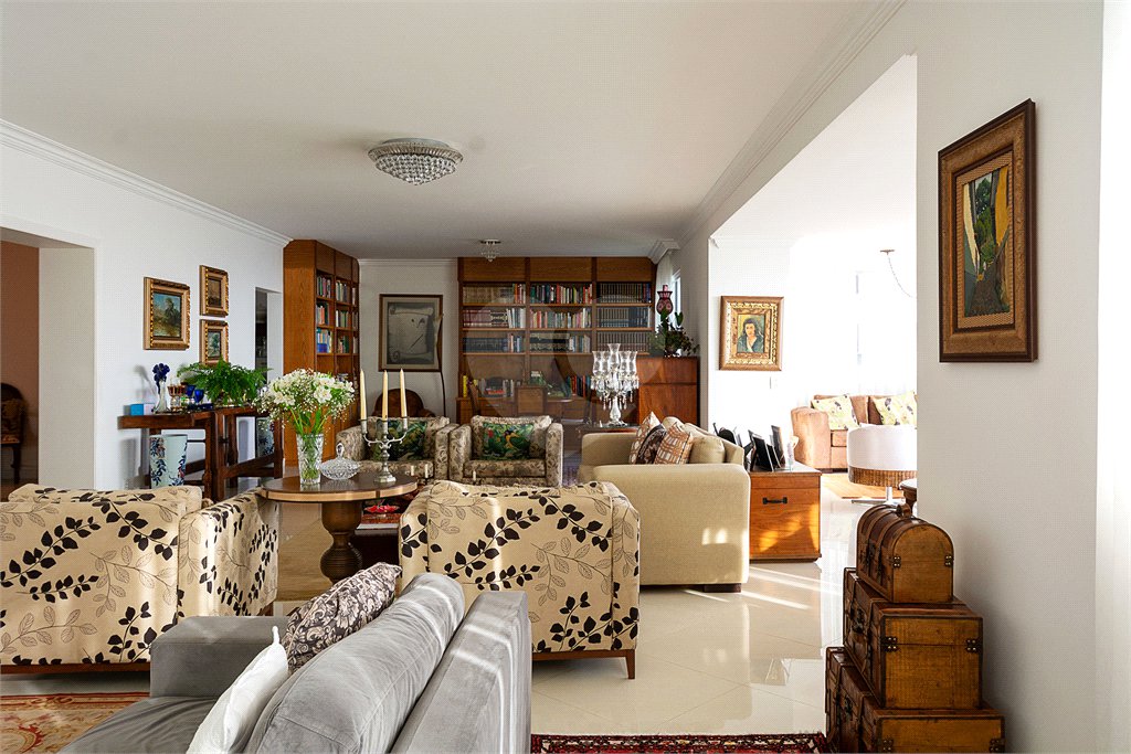 Apartamento à venda com 4 suítes em Jardim Marajoara, São Paulo, SP
