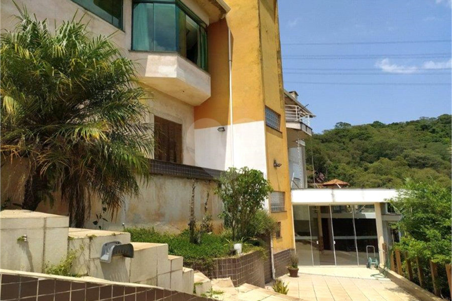 Casa à venda com 4 suítes no condomínio Parque Imperial, Mairiporã - SP