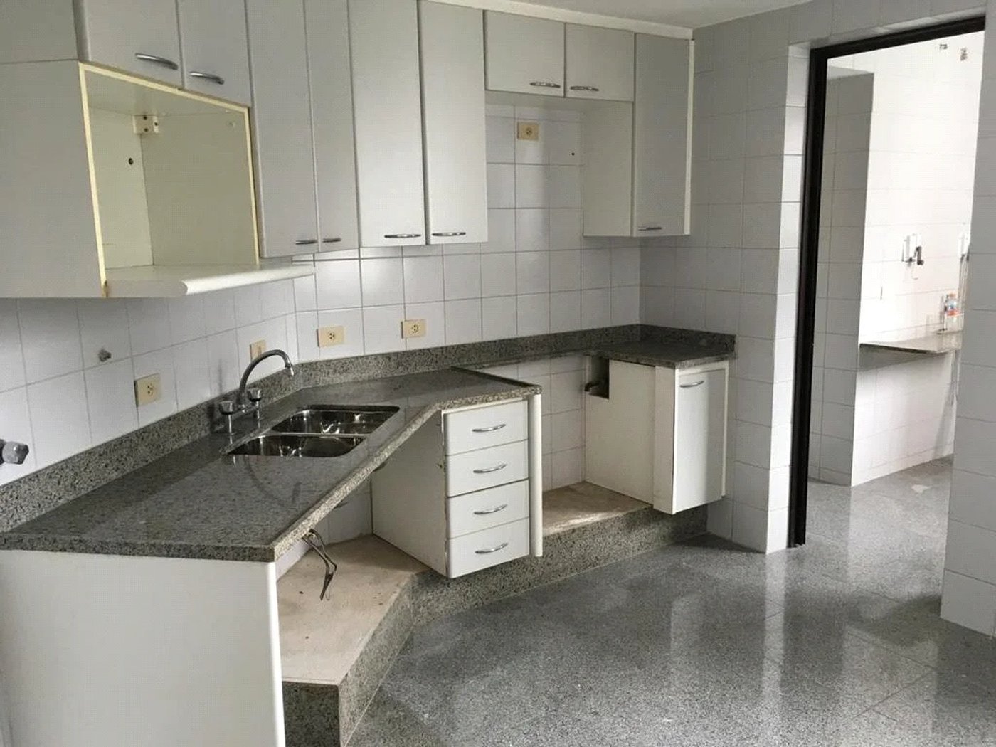 Apartamento à venda com 4 quartos, sendo 2 suítes, em Vila Andrade, São Paulo, SP