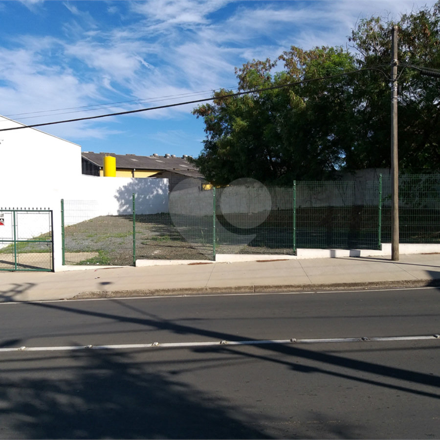 Terreno comercial plano , ótima localização , todo cercado ..