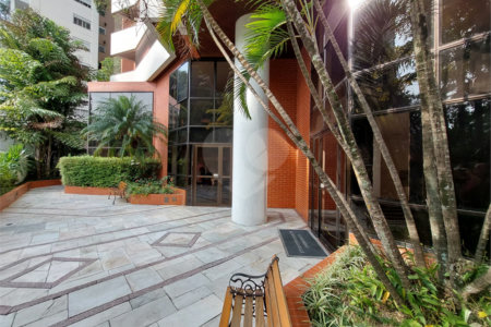Apartamento á venda 3 dormitórios Vila Andrade, São Paulo - SP