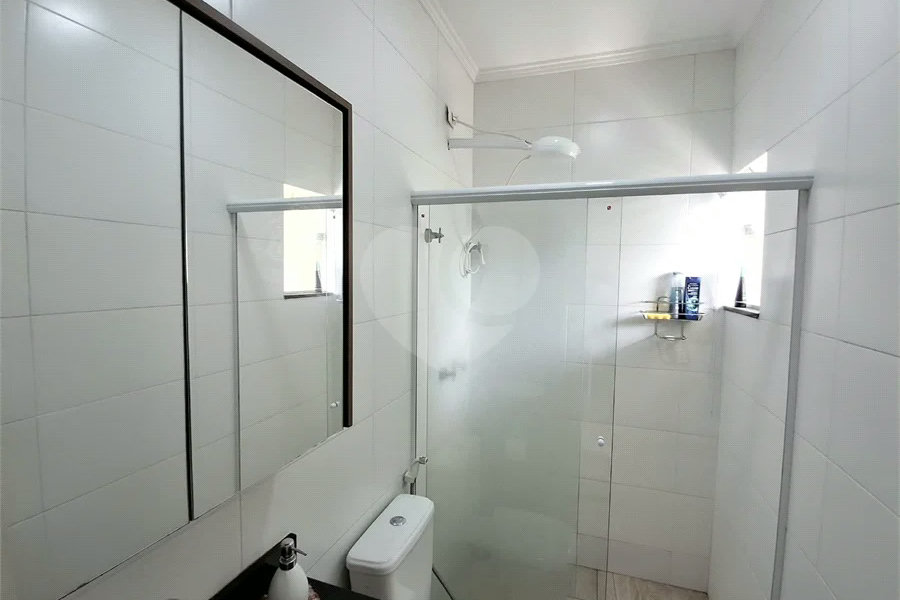 Casa à venda com 3 quartos, sendo 1 suíte, no condomínio Vila Arnoni, São Paulo - SP