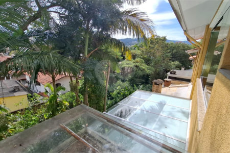 Casa à venda com 2 suítes no condomínio Village Palmas, São Paulo - SP
