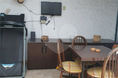 Casa à venda com 2 quartos, sendo 1 suíte, em Jardim das Bandeiras, São Paulo, SP
