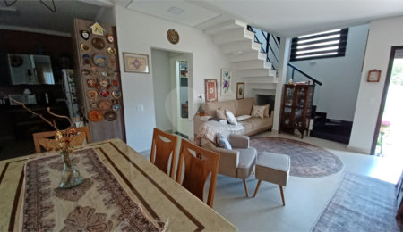 Casa à venda com 3 suítes no condomínio Residencial Marchant Buarque, Atibaia - SP