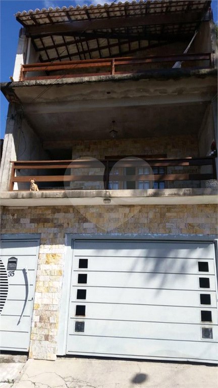 Sobrado à venda com 3 suítes em Barreiro, Mairiporã, SP
