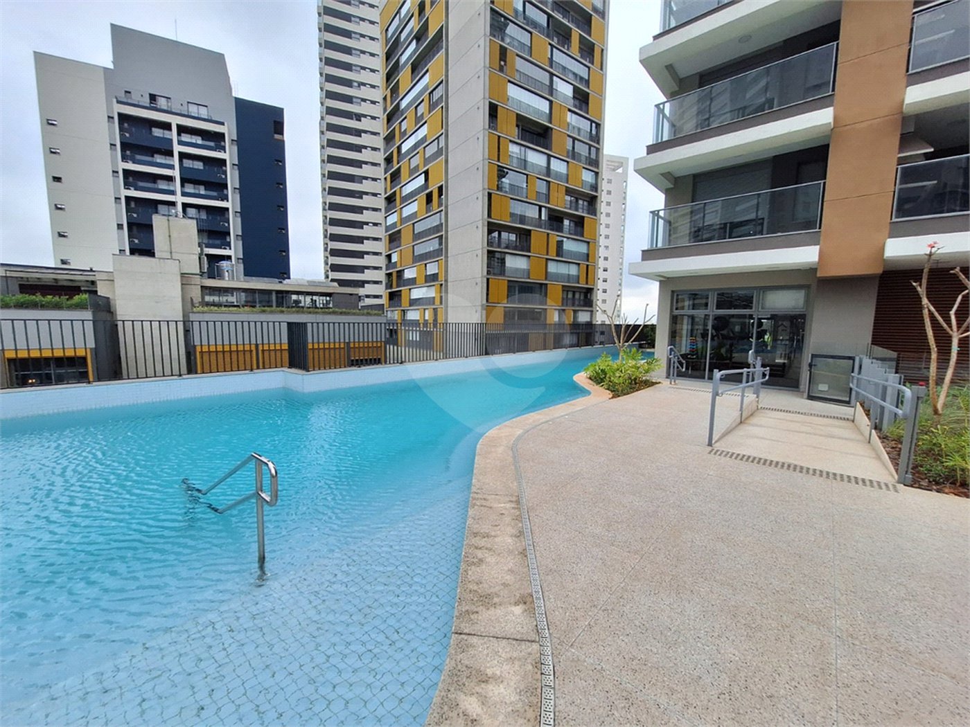 Apartamento à venda com 3 suítes em Sumarezinho, São Paulo, SP