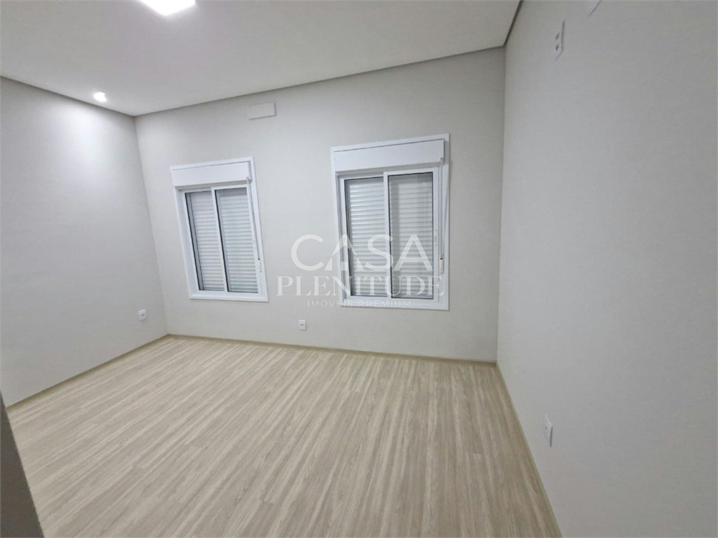 Casa em condomínio à venda com 3 quartos, sendo 1 suíte, em Cajuru do Sul, Sorocaba, SP