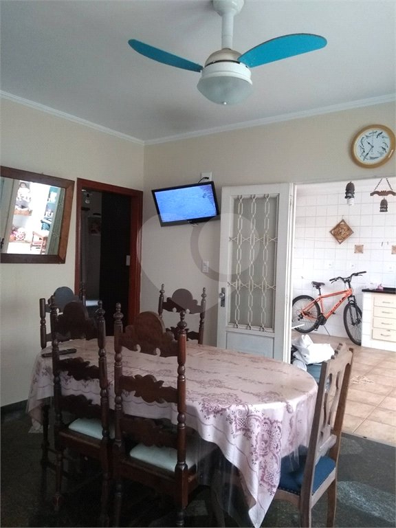 Sobrado à venda com 3 quartos, sendo 2 suítes, no Centro, Araraquara, SP