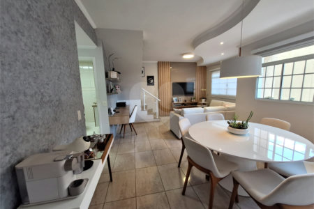 Casa à venda com 3 quartos, sendo 1 suíte, no condomínio Villaggio Tronchim, São Paulo - SP