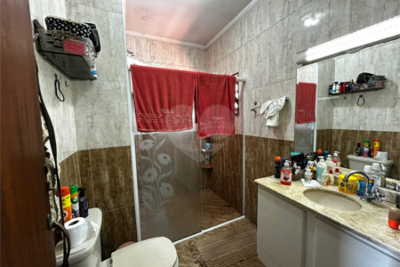 Casa à venda com 4 quartos, sendo 2 suítes, em Vila Buenos Aires, São Paulo, SP