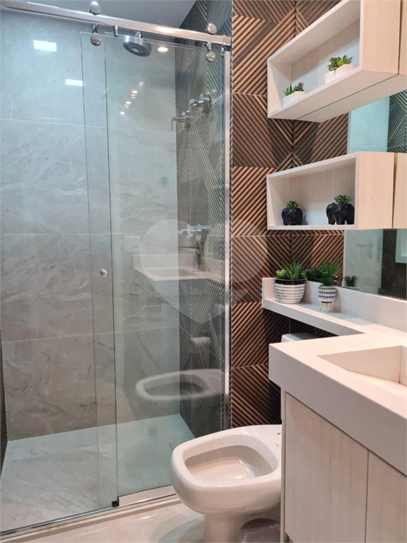 Apartamento à venda com 3 quartos, sendo 1 suíte,  em Vila Anastácio, São Paulo, SP