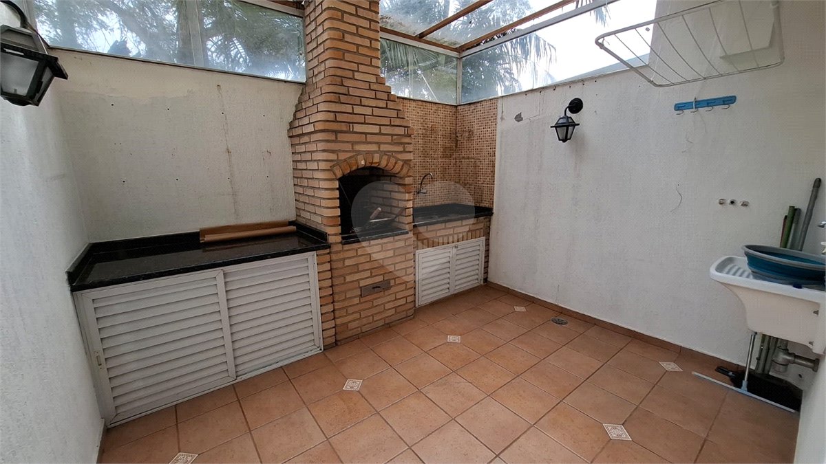 Casa à venda com 2 suítes no condomínio Village Palmas, São Paulo - SP