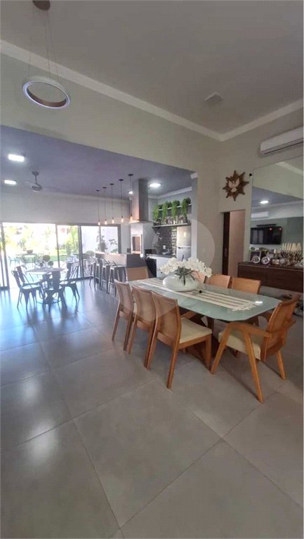 Casa à venda com 3 quartos, sendo 1 suíte, no condomínio Vale do Lago, Sorocaba - SP